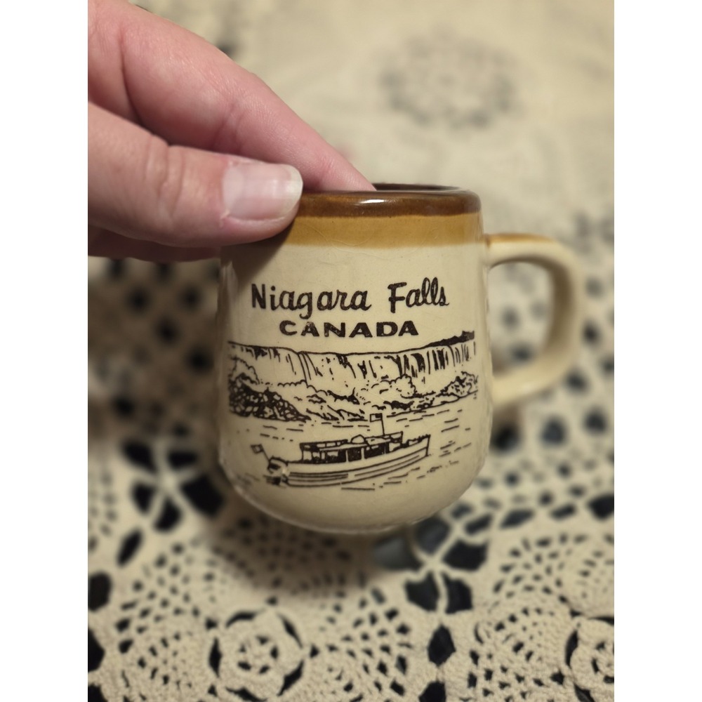 Vintahe Niagara Falls, Canada Ceramic Stoneware Brown Glazed Souvenir Coffee Mug